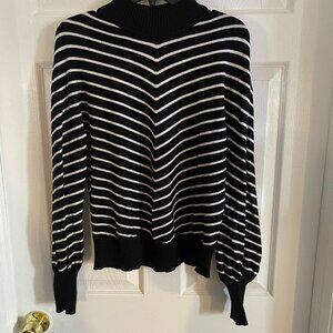 Women's Laundry Chevron Stripe Sweater-Large